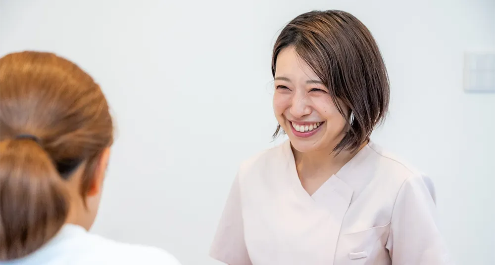 カウンセリングを行う整体師