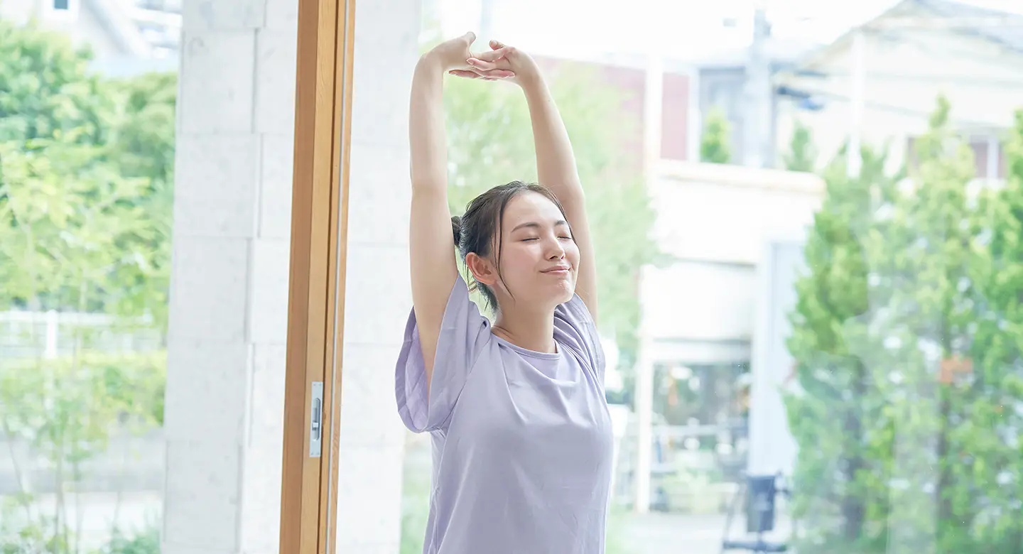 リラックスする女性