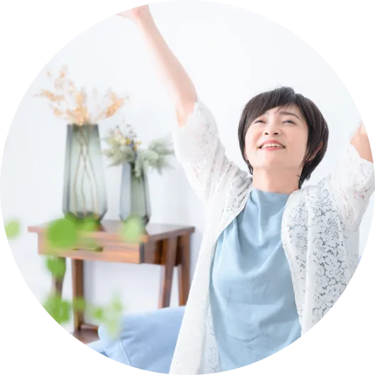 ストレッチをする女性